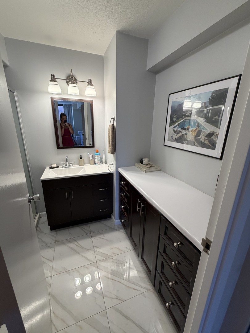 1309 N Wells Street Unit: 705
