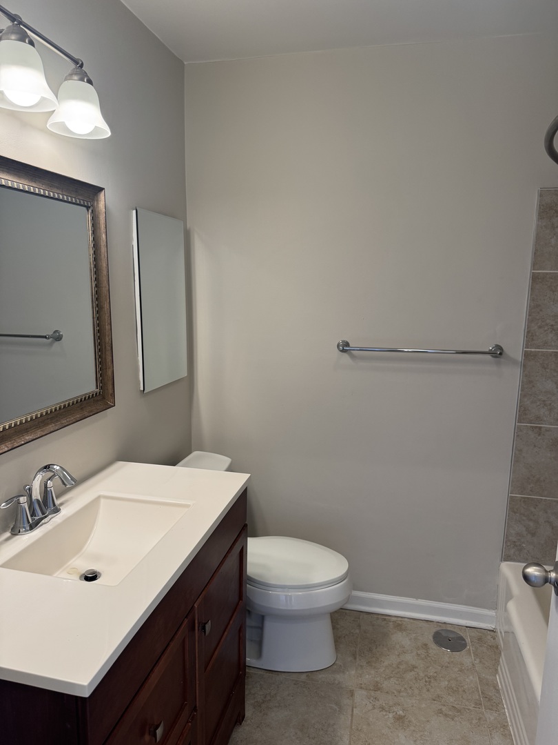 5701 N SHERIDAN Road Unit: 17S