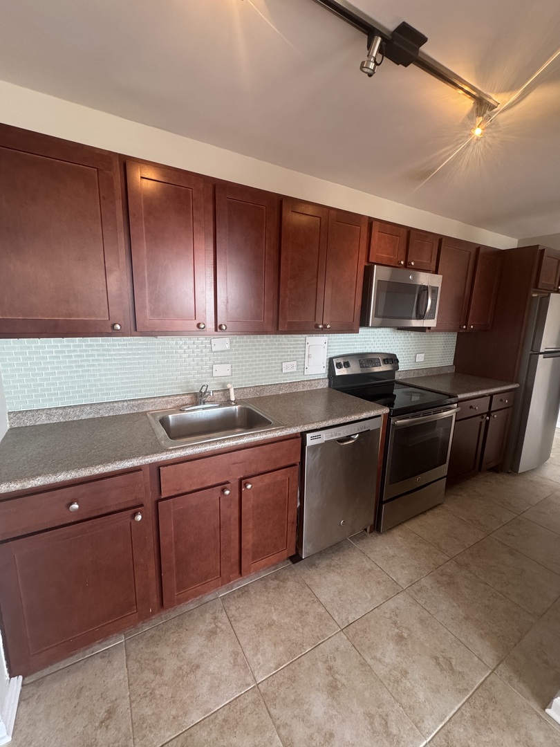 5701 N SHERIDAN Road Unit: 17S