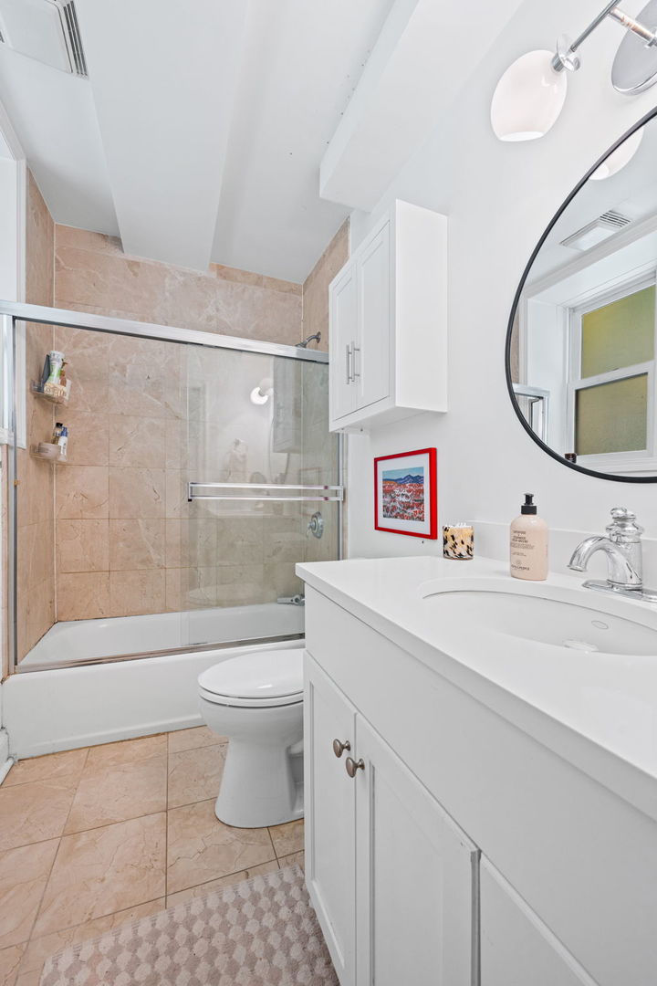 2216 N Sedgwick Street Unit: 1