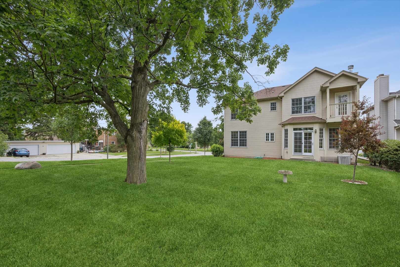 202 W Willow Street