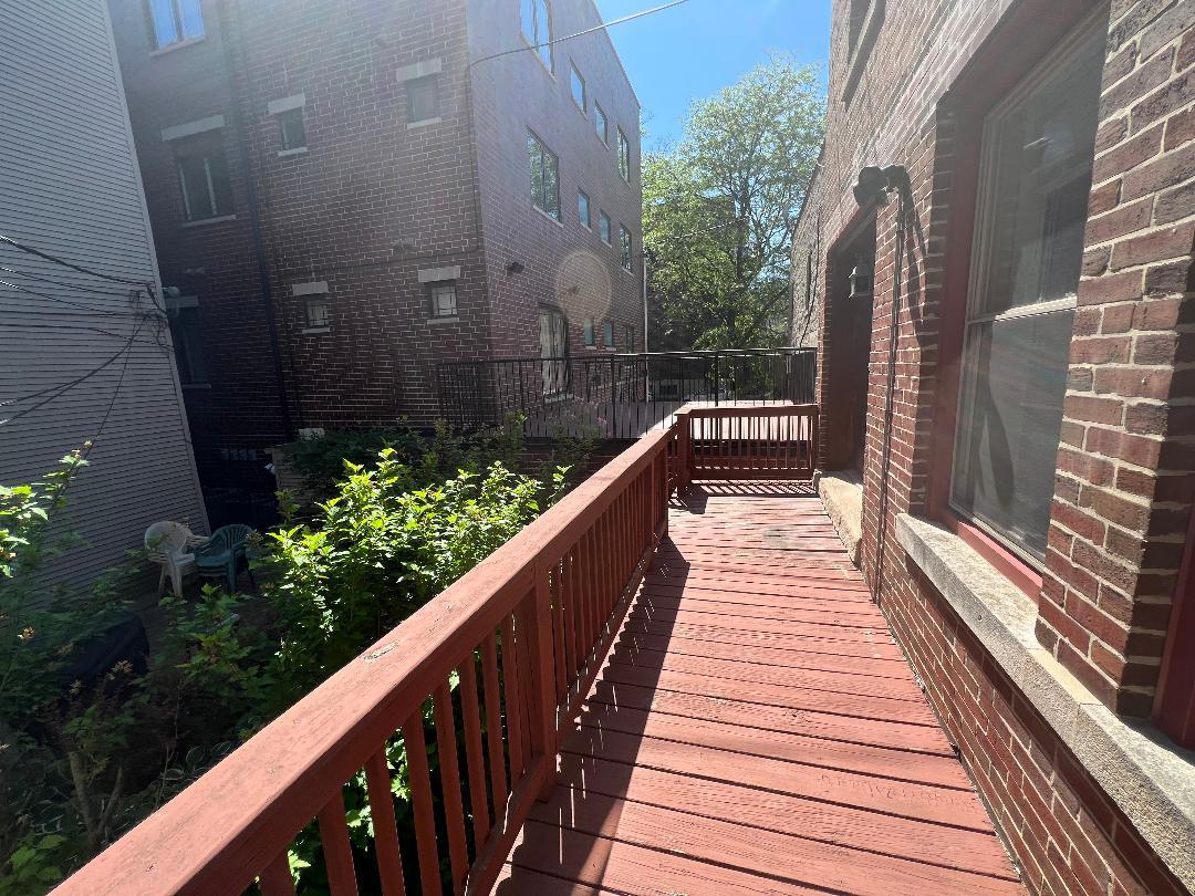 852 W Diversey Parkway Unit: 1R