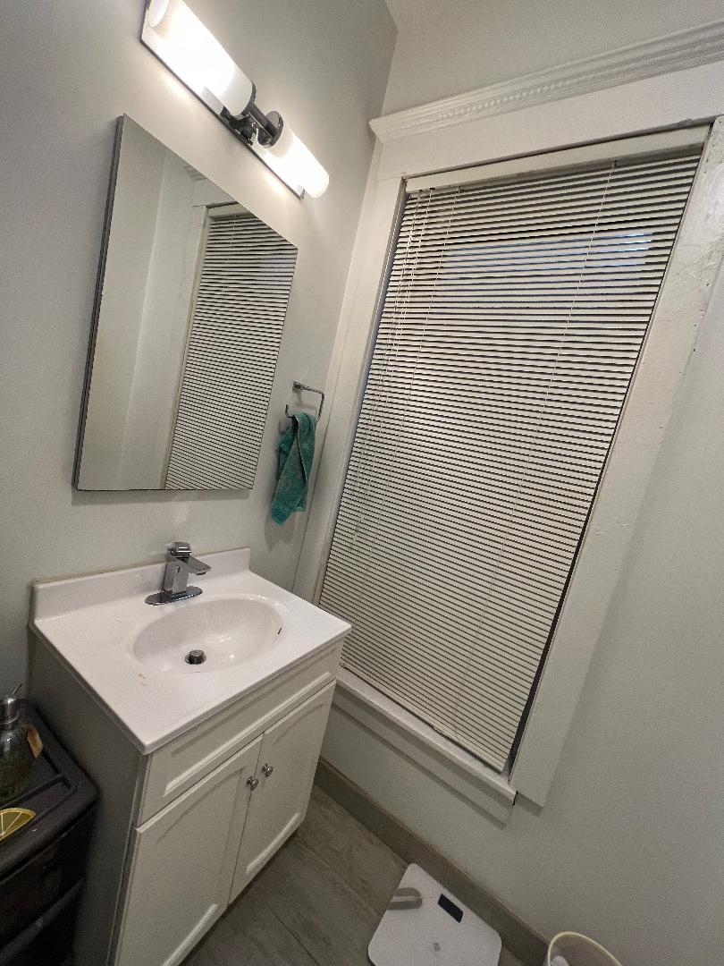 852 W Diversey Parkway Unit: 1R