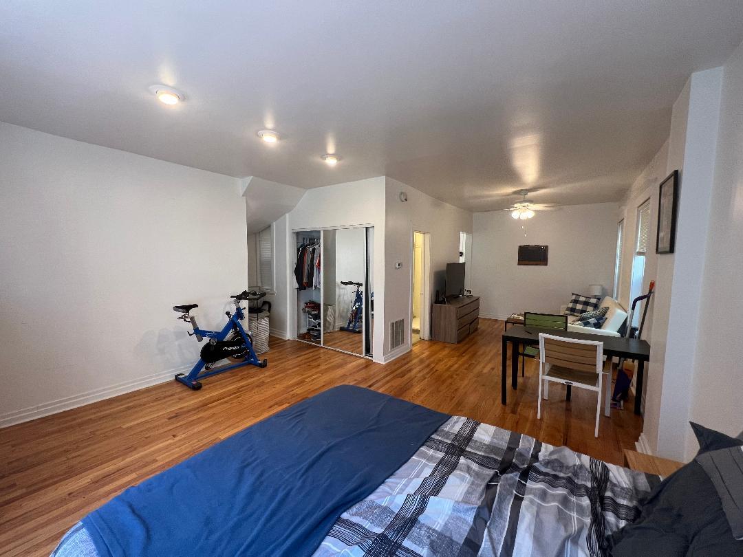 852 W Diversey Parkway Unit: 1R