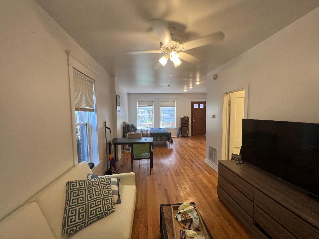 852 W Diversey Parkway Unit: 1R