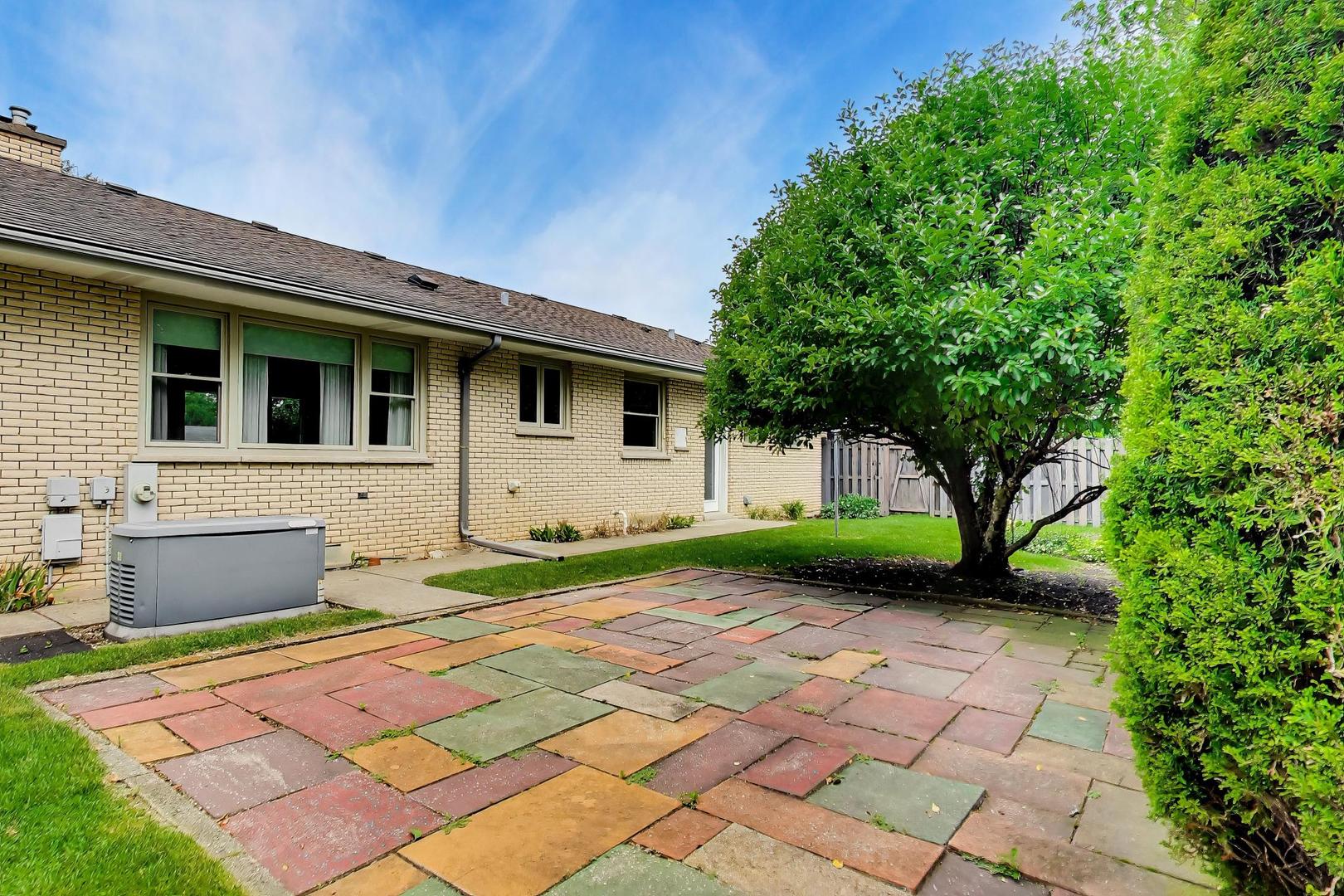 1015 Sherwood Drive