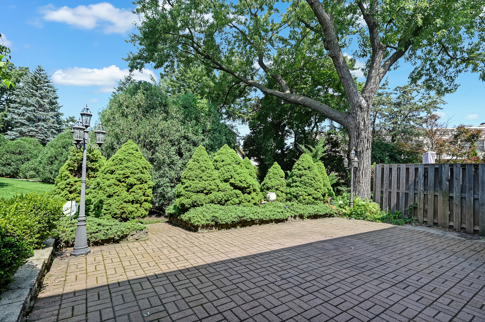 2S742 Avenue Cherbourg