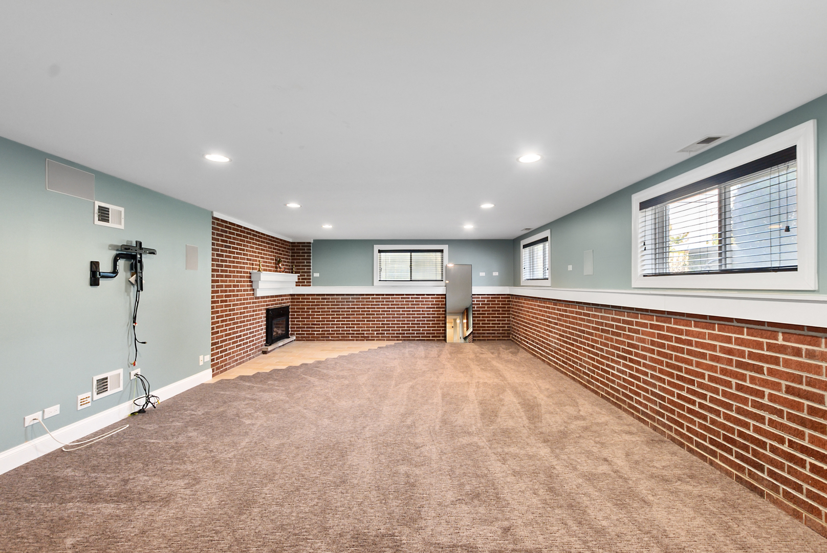 389 W Evergreen Lane
