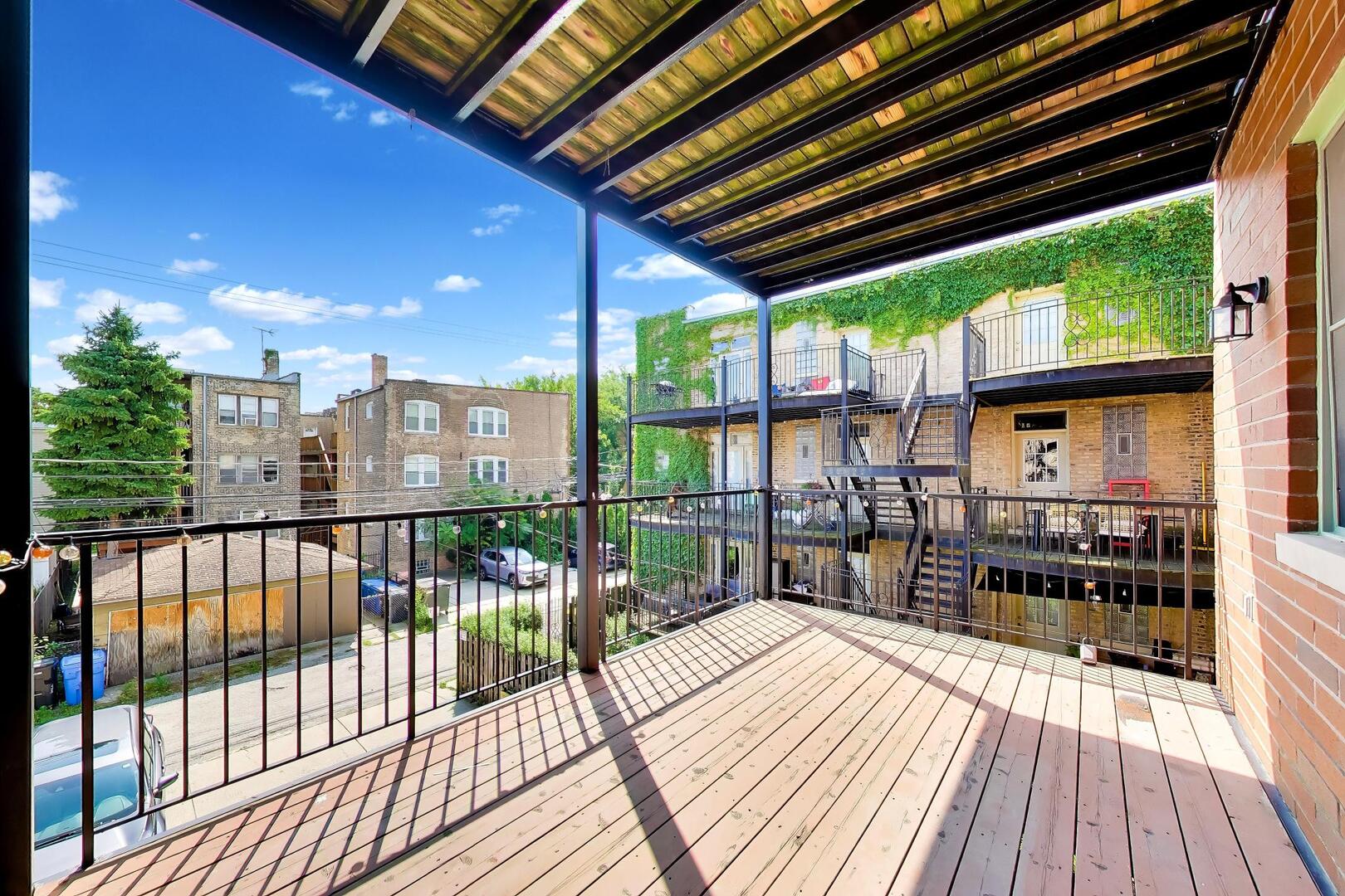4309 N RICHMOND Street Unit: 2S