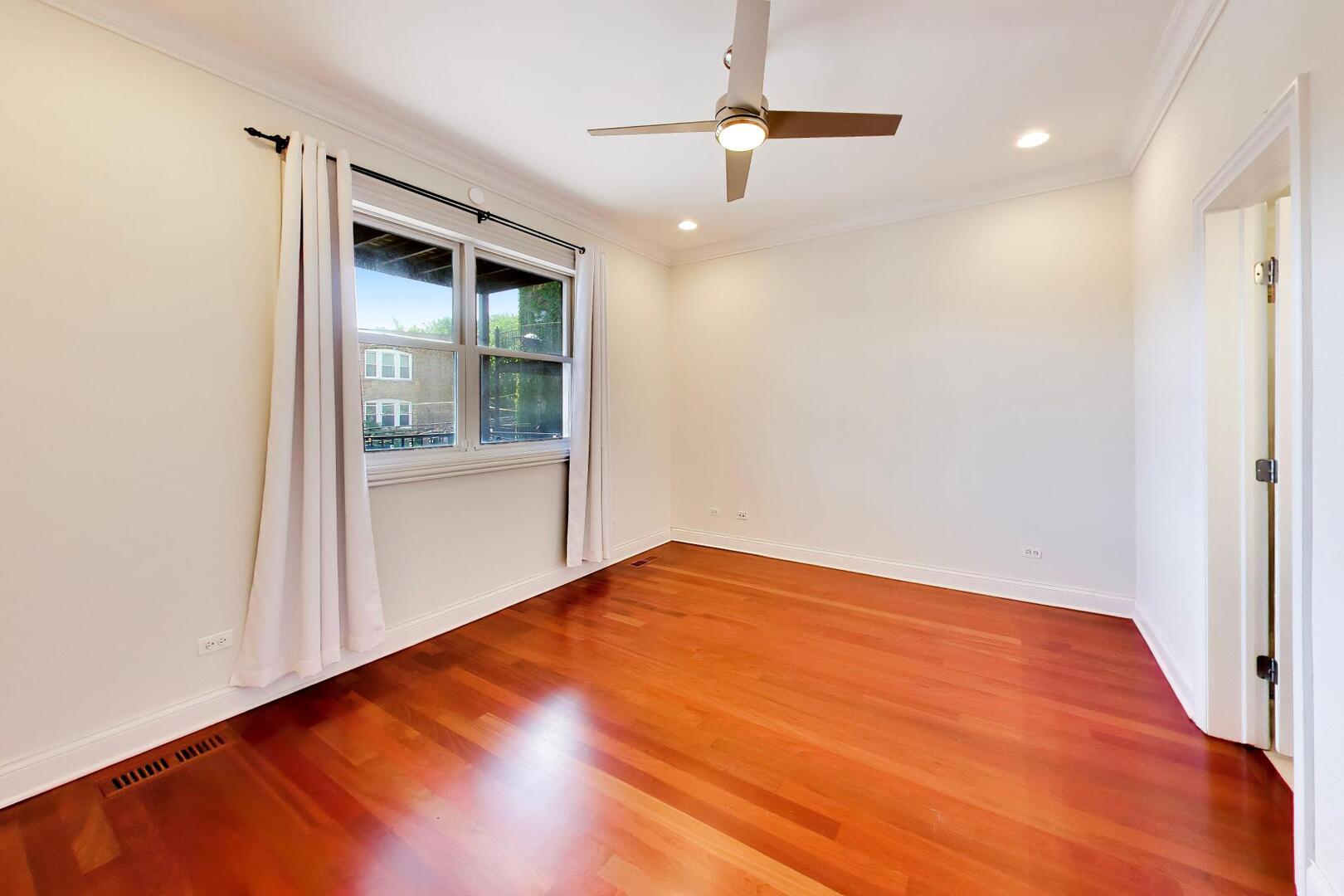 4309 N RICHMOND Street Unit: 2S