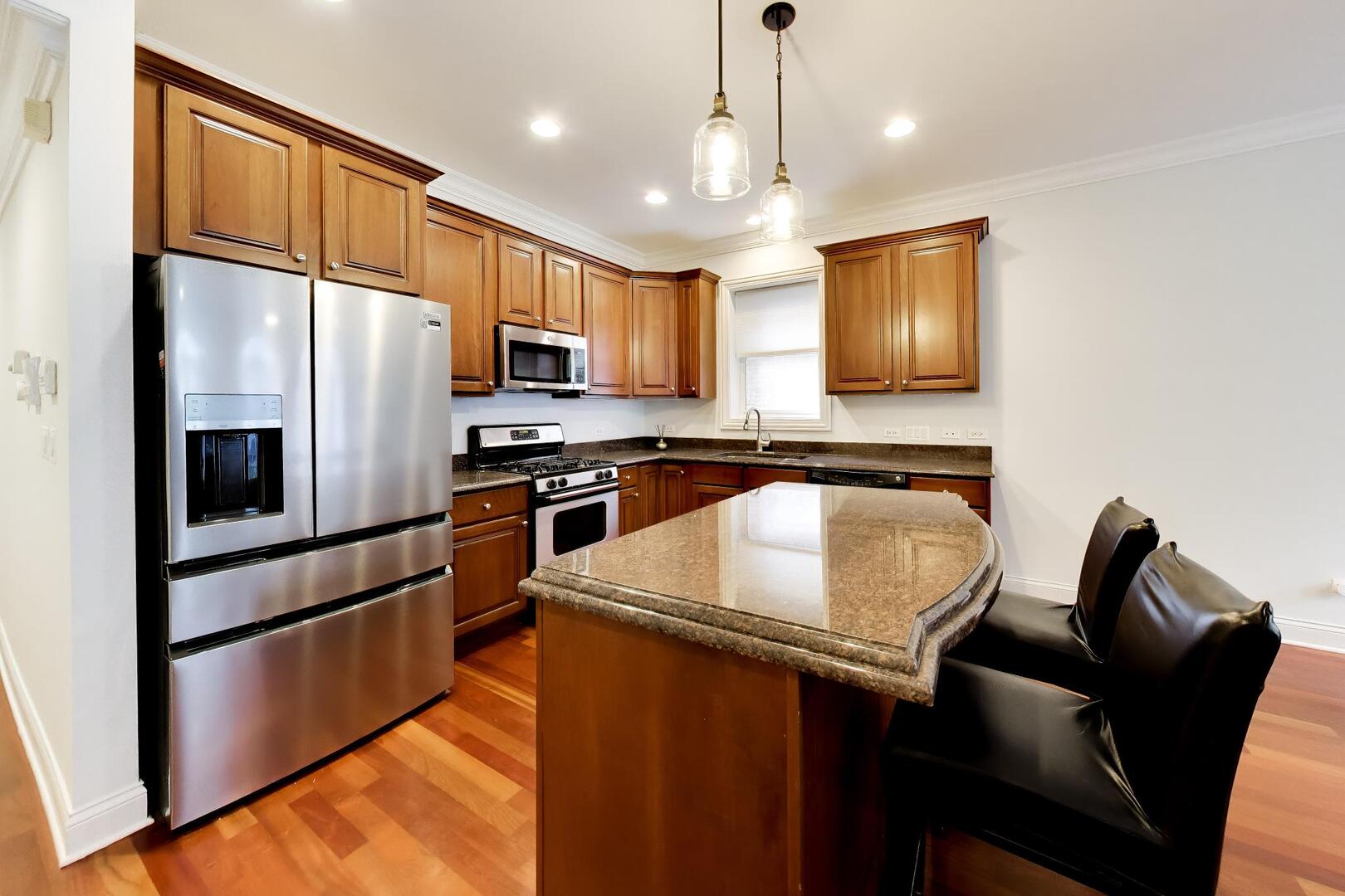 4309 N RICHMOND Street Unit: 2S