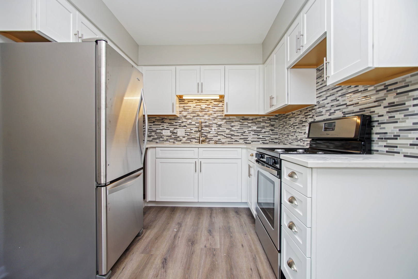 1360 W Byron Avenue Unit: D
