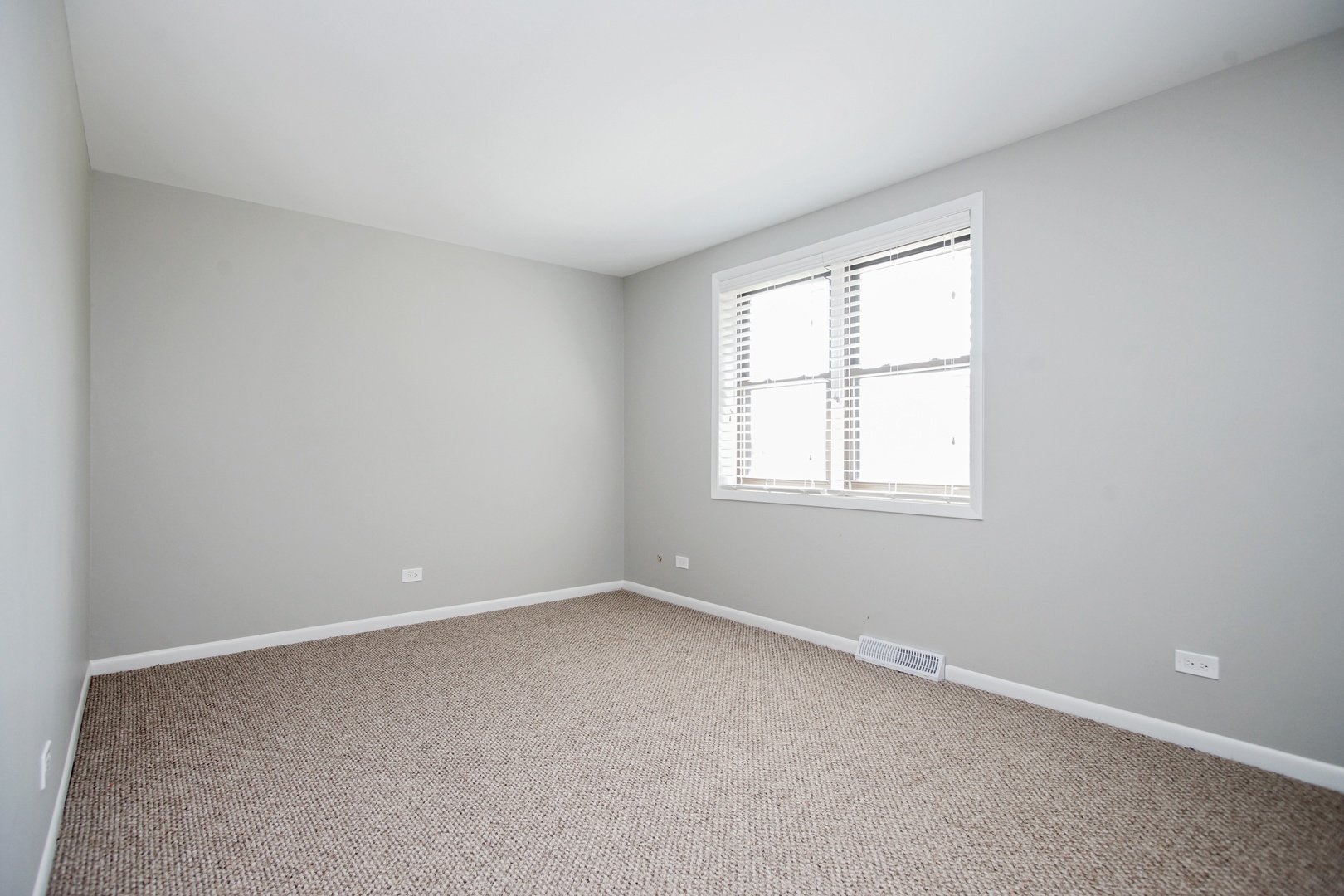 1360 W Byron Avenue Unit: D