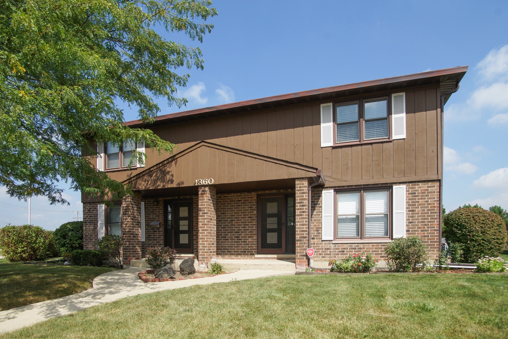 1360 W Byron Avenue Unit: D