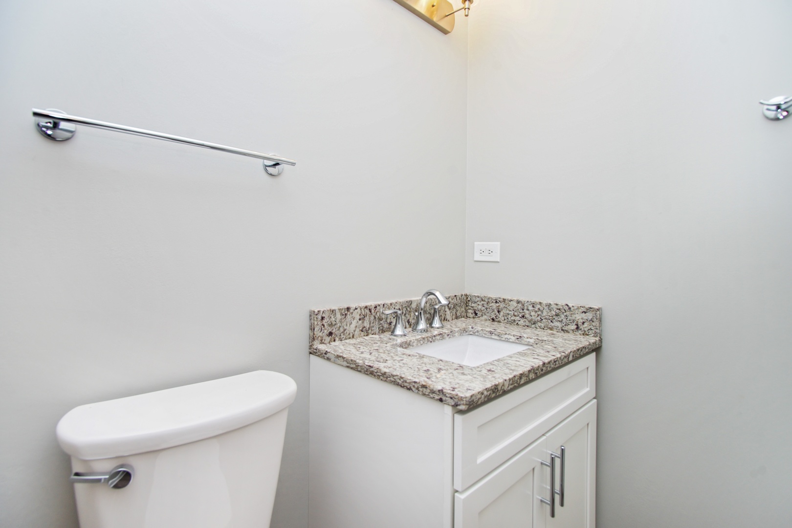 1360 W Byron Avenue Unit: D