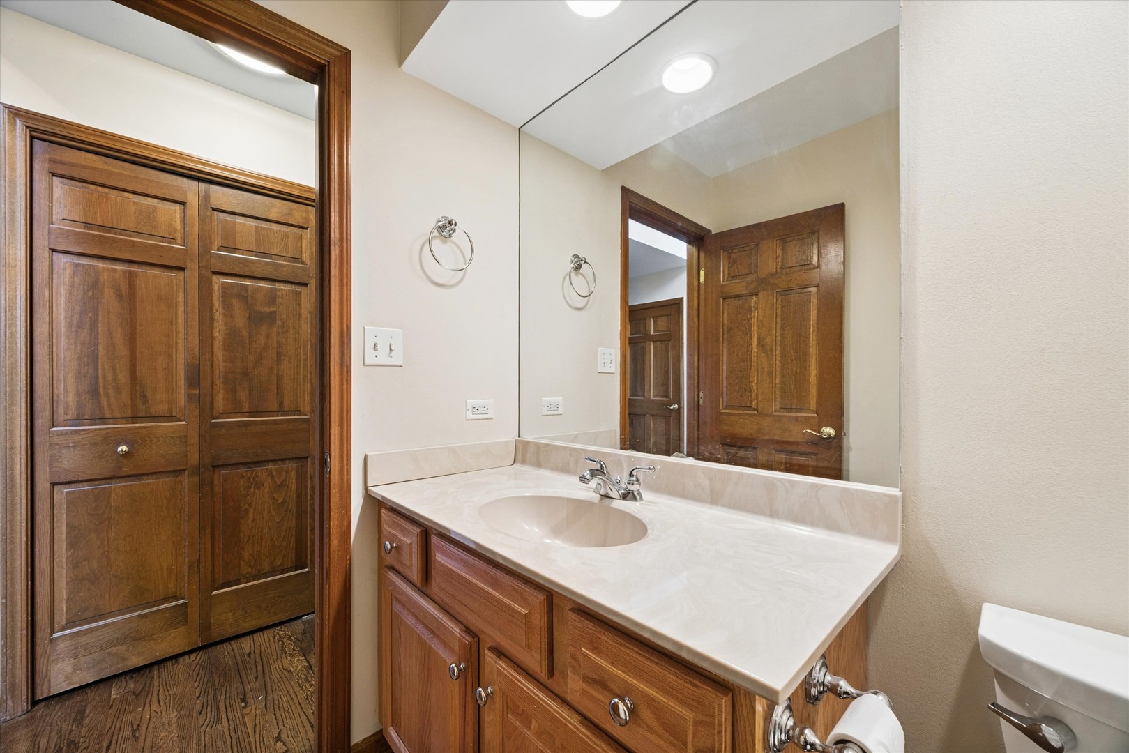 5711 Foxgate Lane