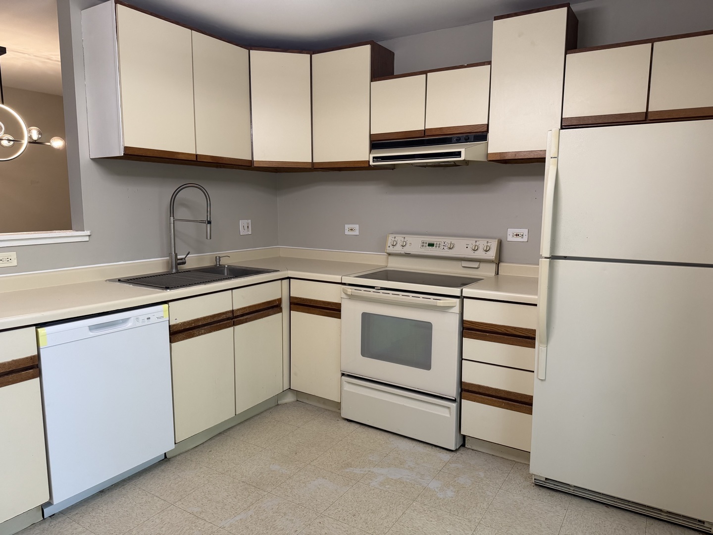 164 S Waters Edge Drive Unit: 201