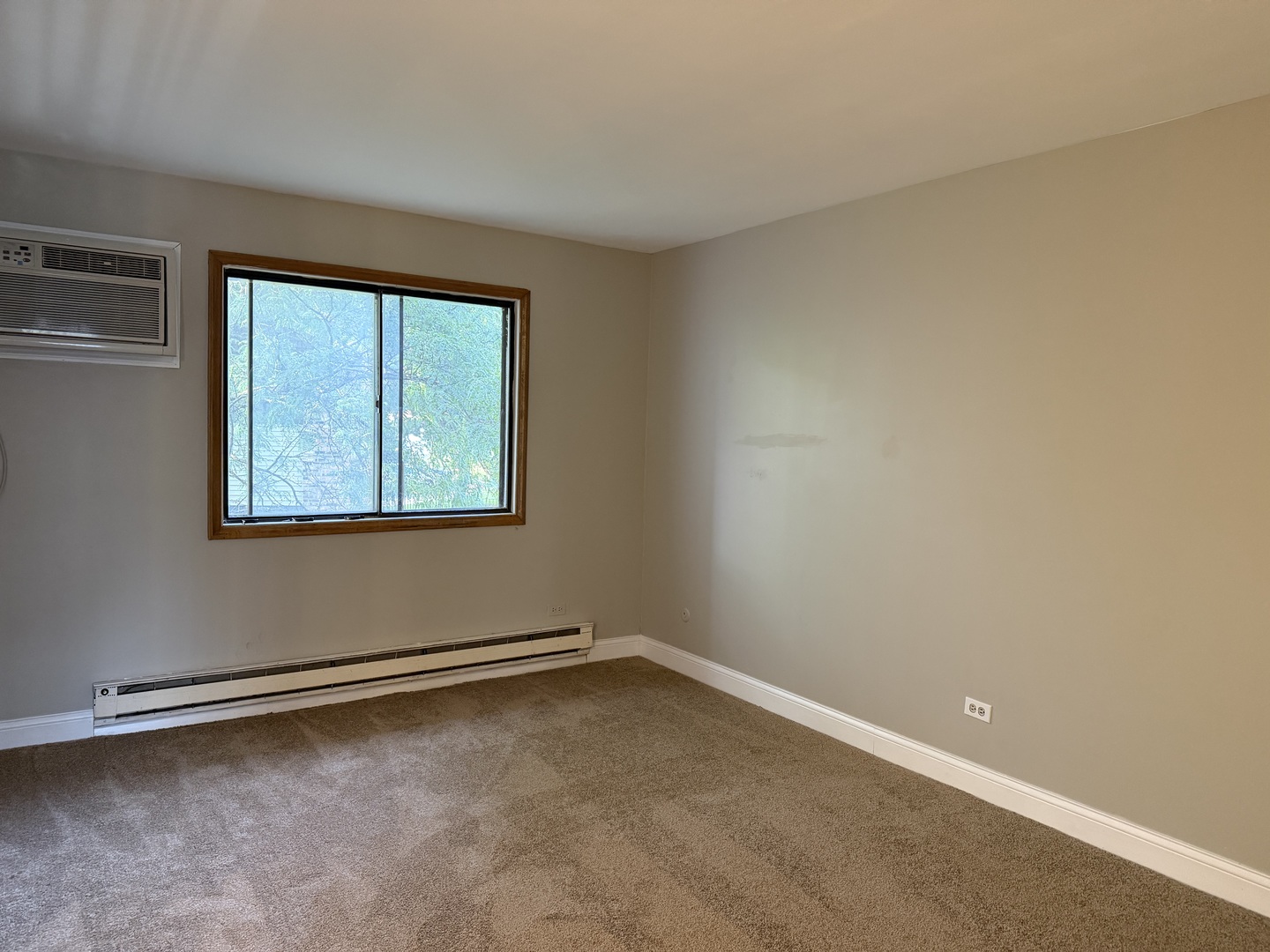 164 S Waters Edge Drive Unit: 201