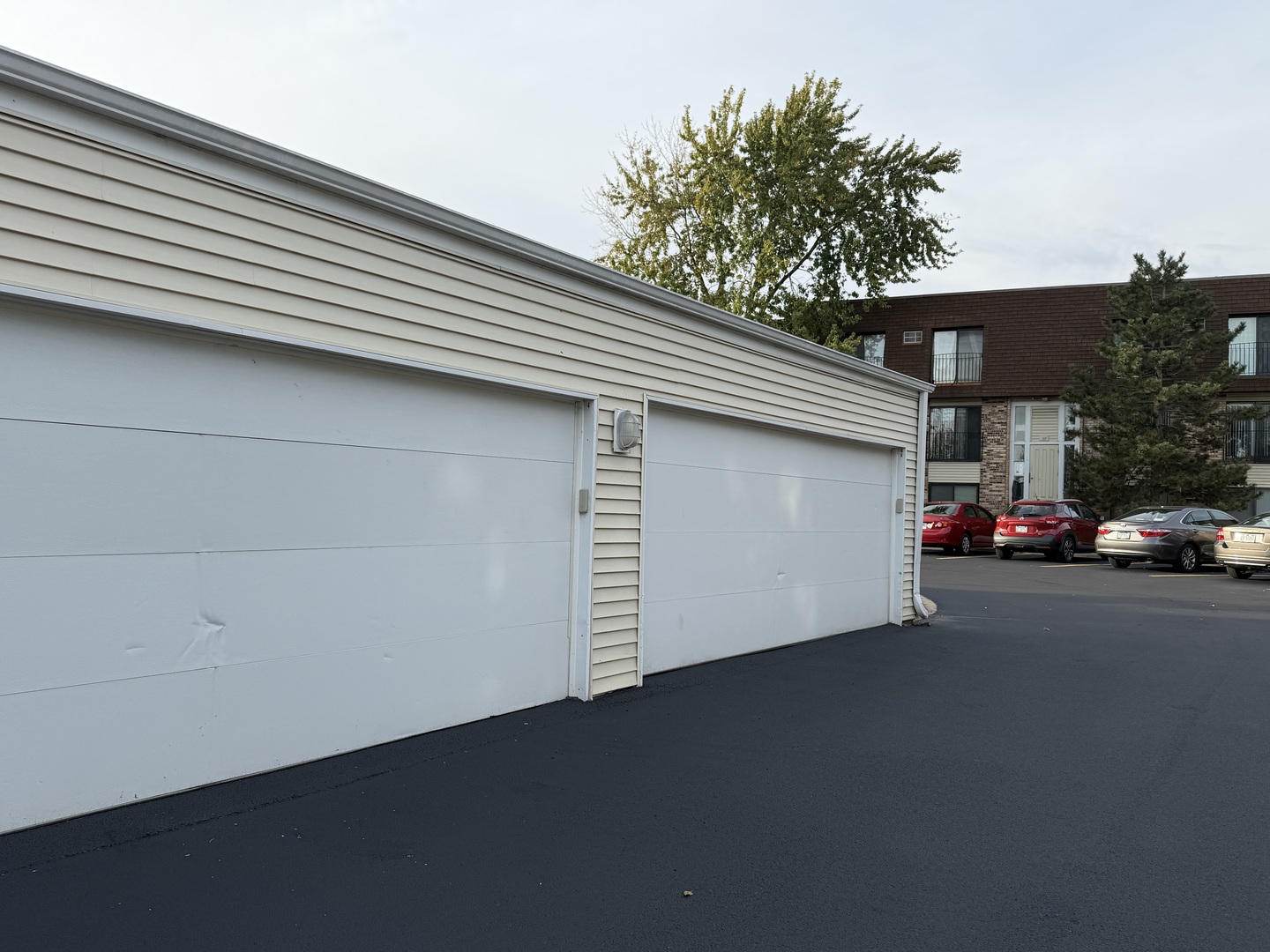 164 S Waters Edge Drive Unit: 201