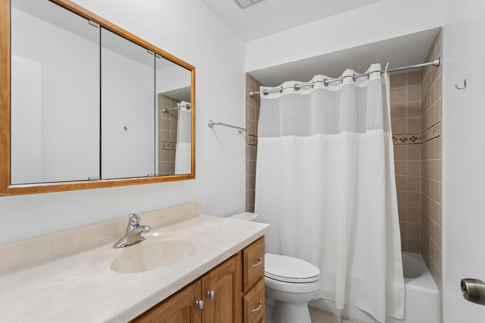 7510 Farmingdale Drive Unit: 210