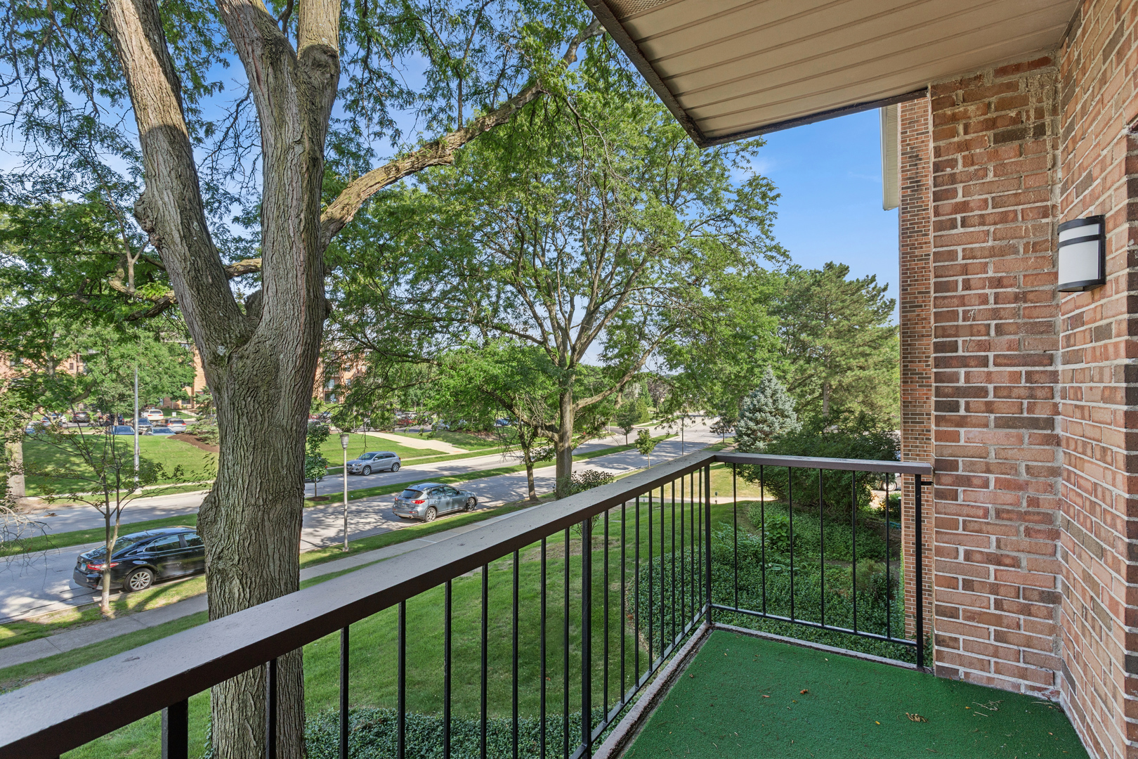 7510 Farmingdale Drive Unit: 210
