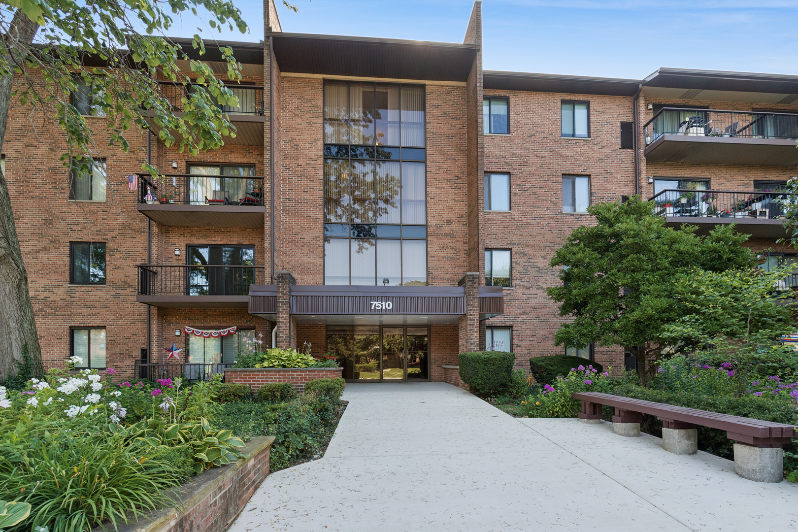 7510 Farmingdale Drive Unit: 210