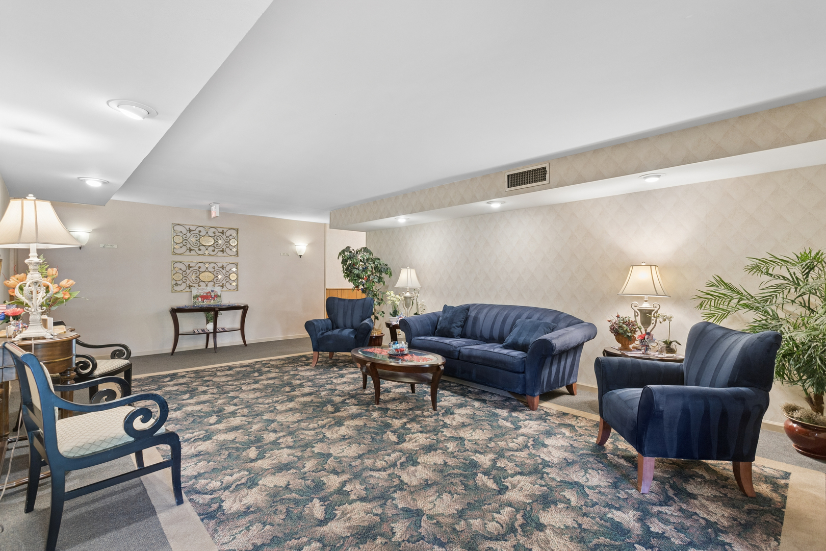 7510 Farmingdale Drive Unit: 210