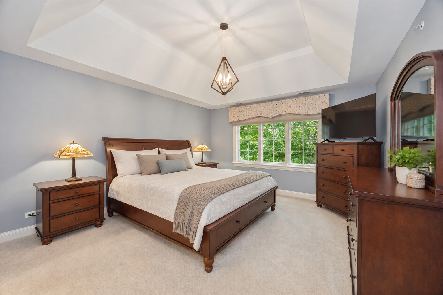 411 SKIPPING STONE Lane Unit: 411