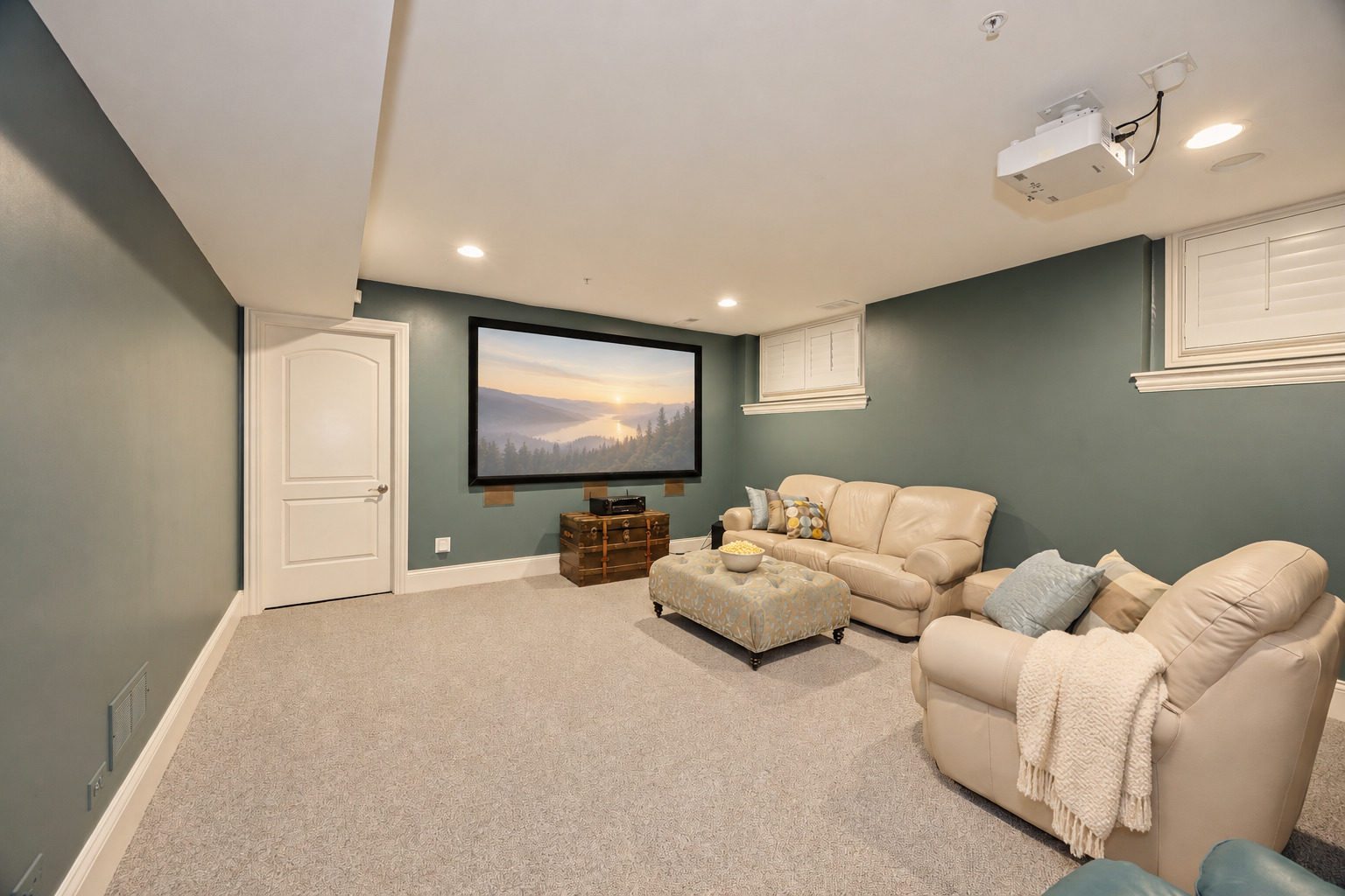 411 SKIPPING STONE Lane Unit: 411