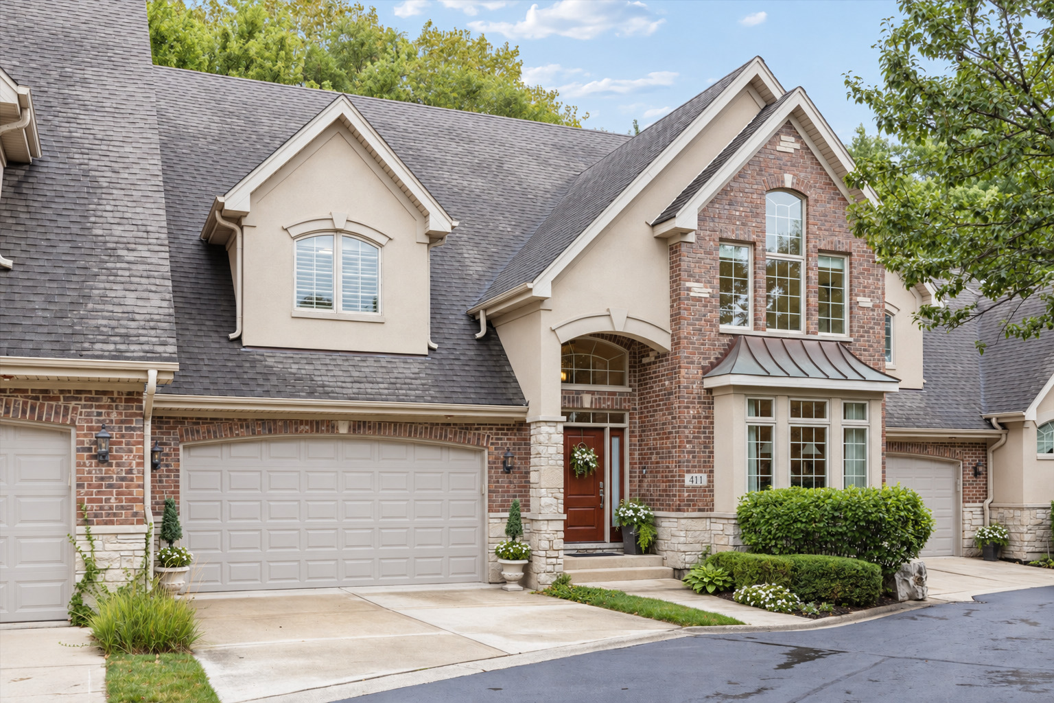 411 SKIPPING STONE Lane Unit: 411