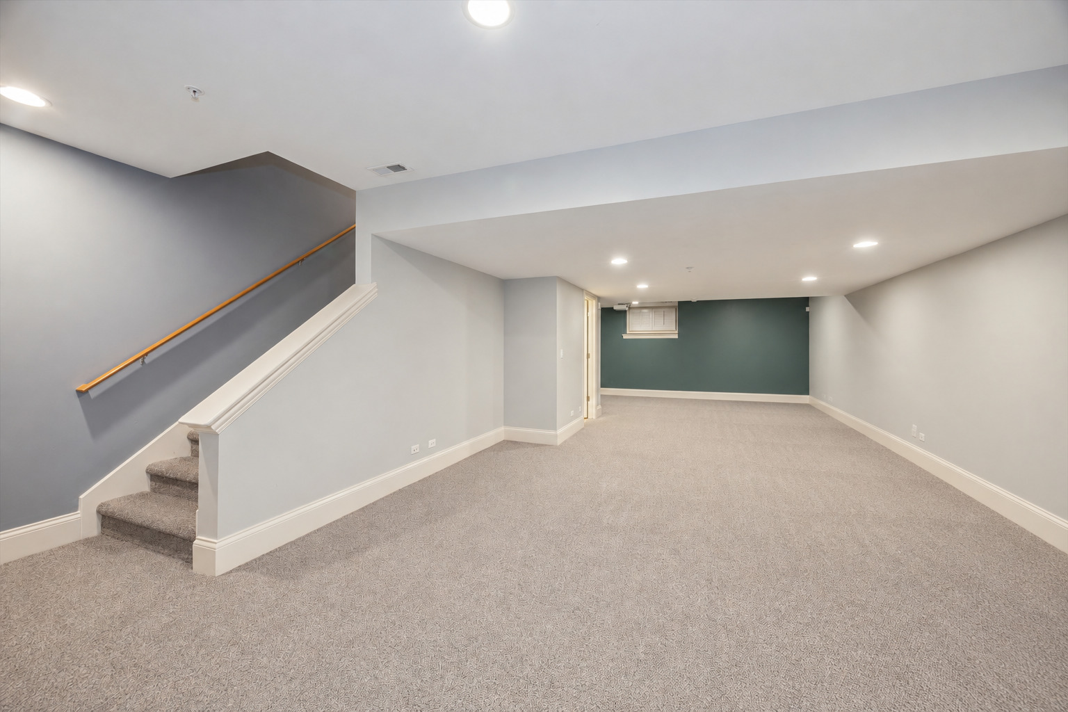 411 SKIPPING STONE Lane Unit: 411
