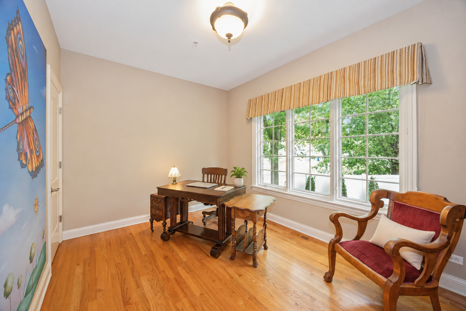 411 SKIPPING STONE Lane Unit: 411