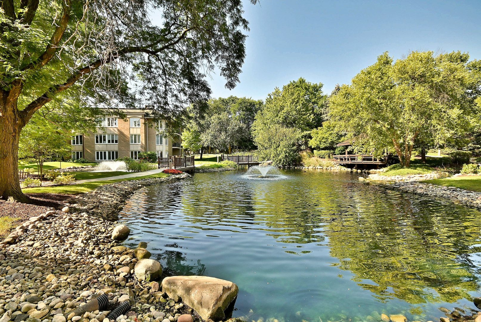 1 Oak Brook Club Drive Unit: A310