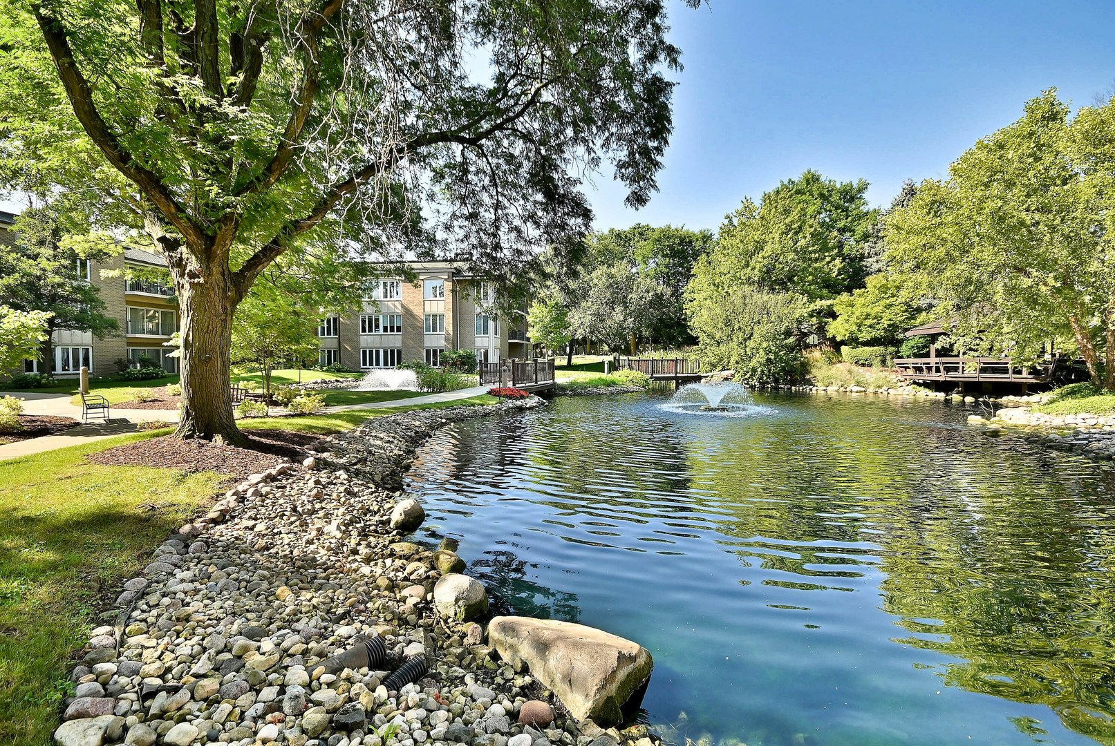 1 Oak Brook Club Drive Unit: A310