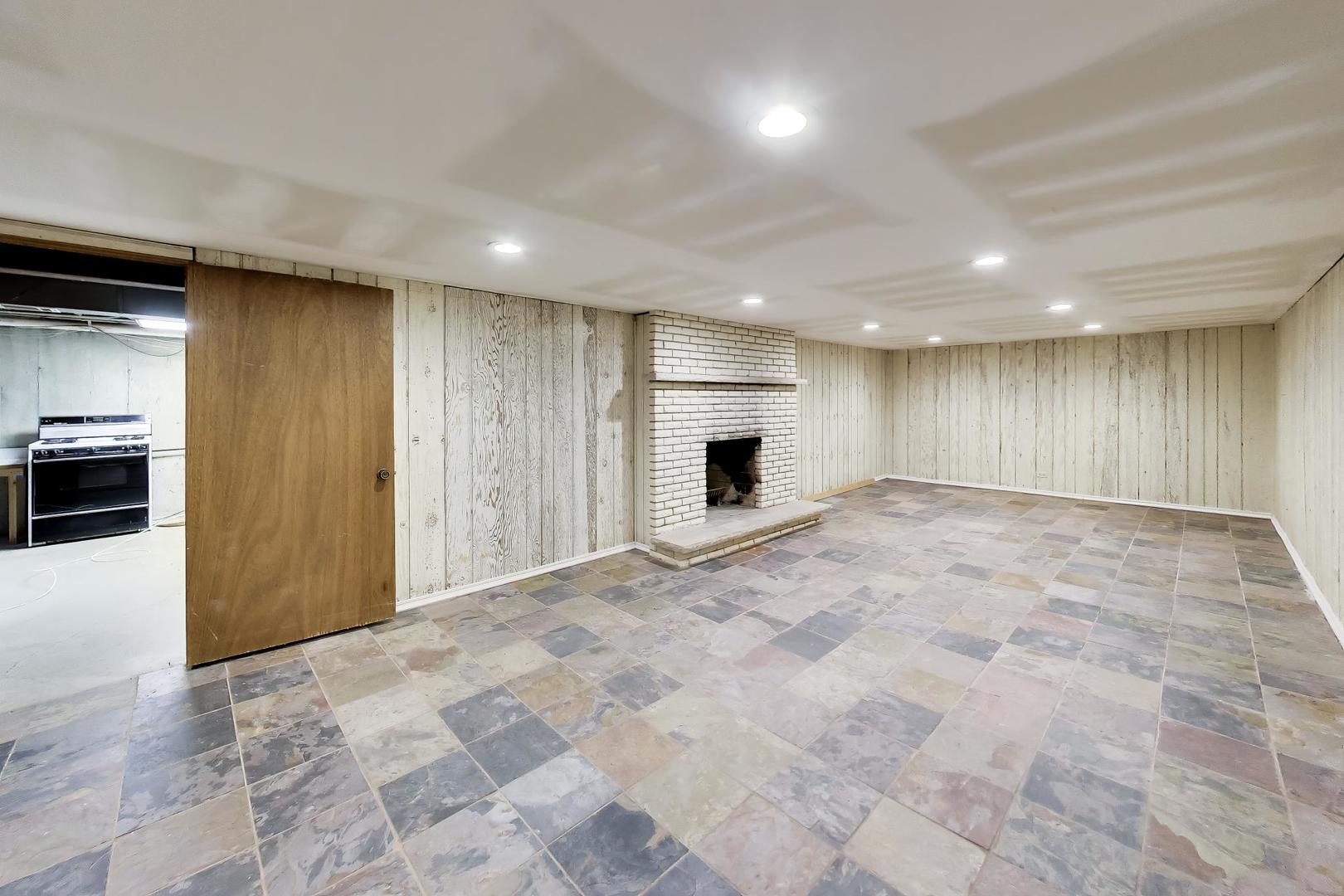 757 Oakwood Drive