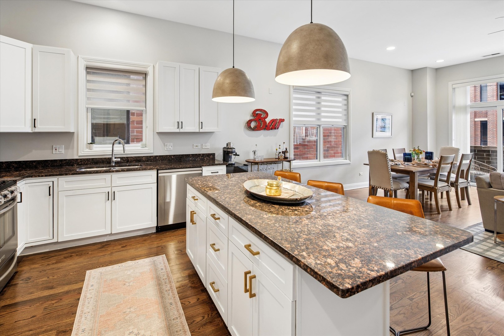 2240 W North Avenue Unit: 2E