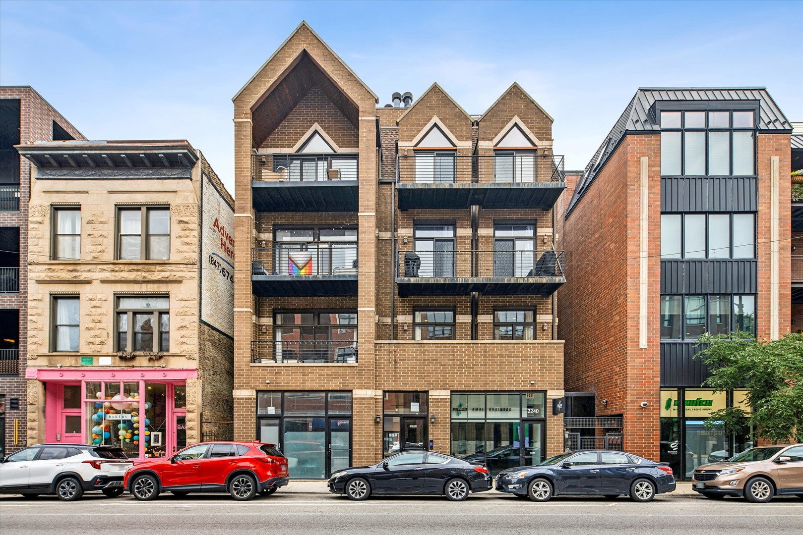 2240 W North Avenue Unit: 2E