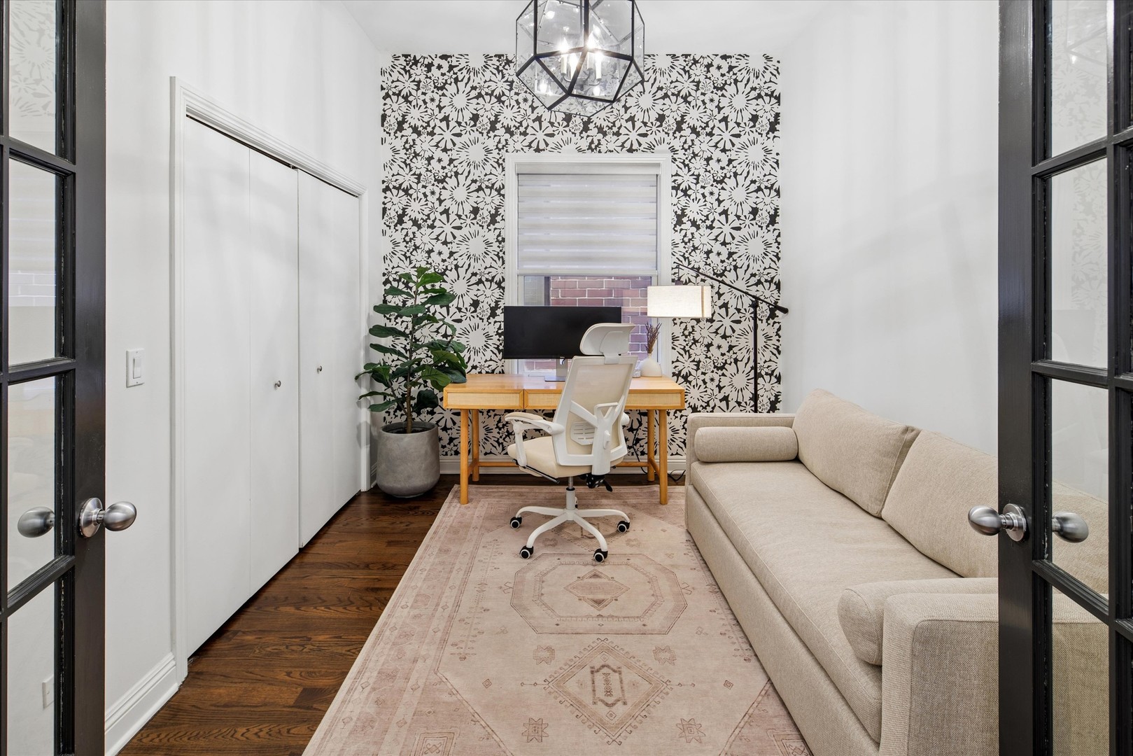 2240 W North Avenue Unit: 2E