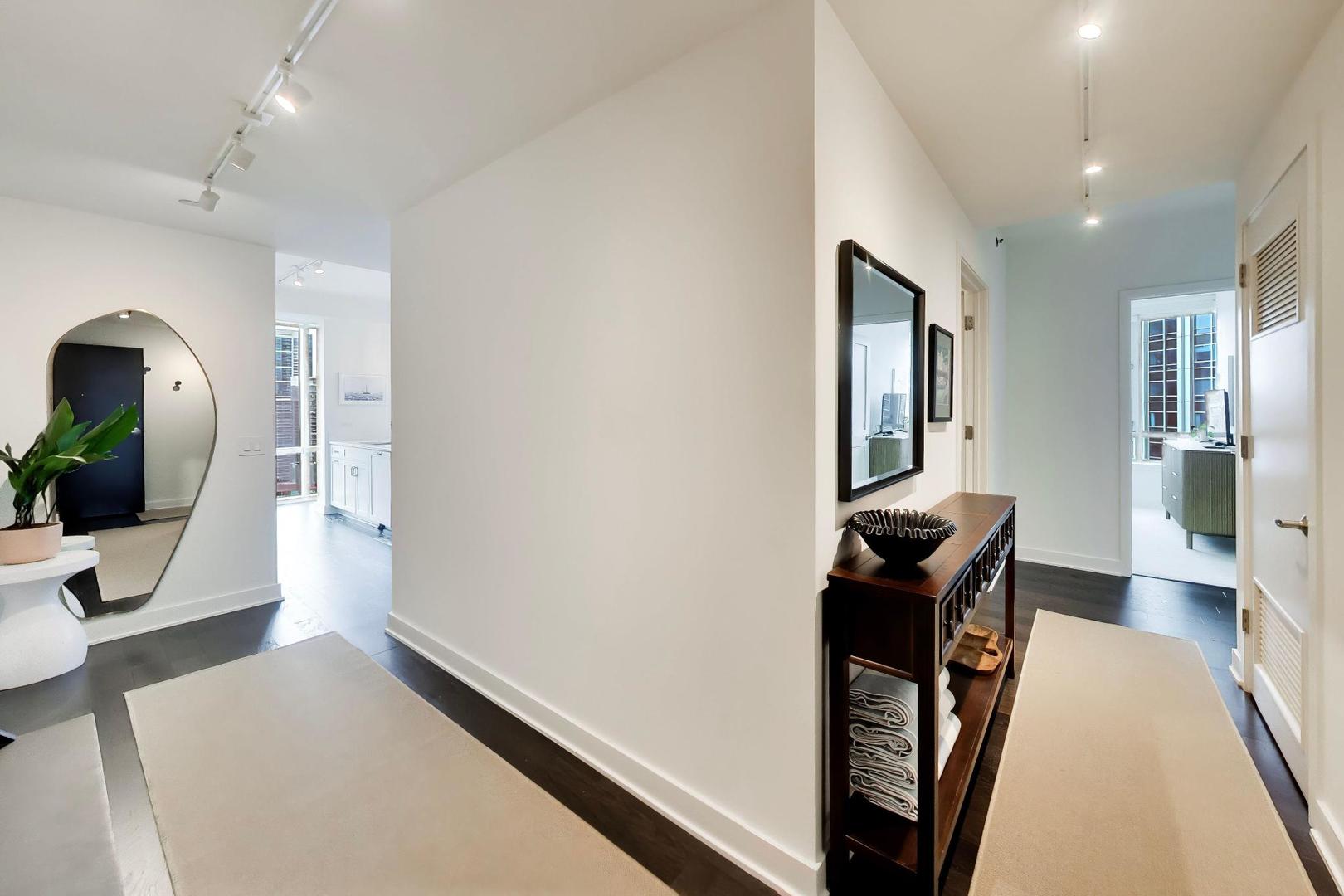 505 N Mcclurg Court Unit: 4505
