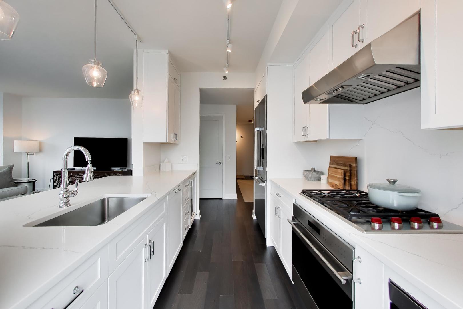 505 N Mcclurg Court Unit: 4505