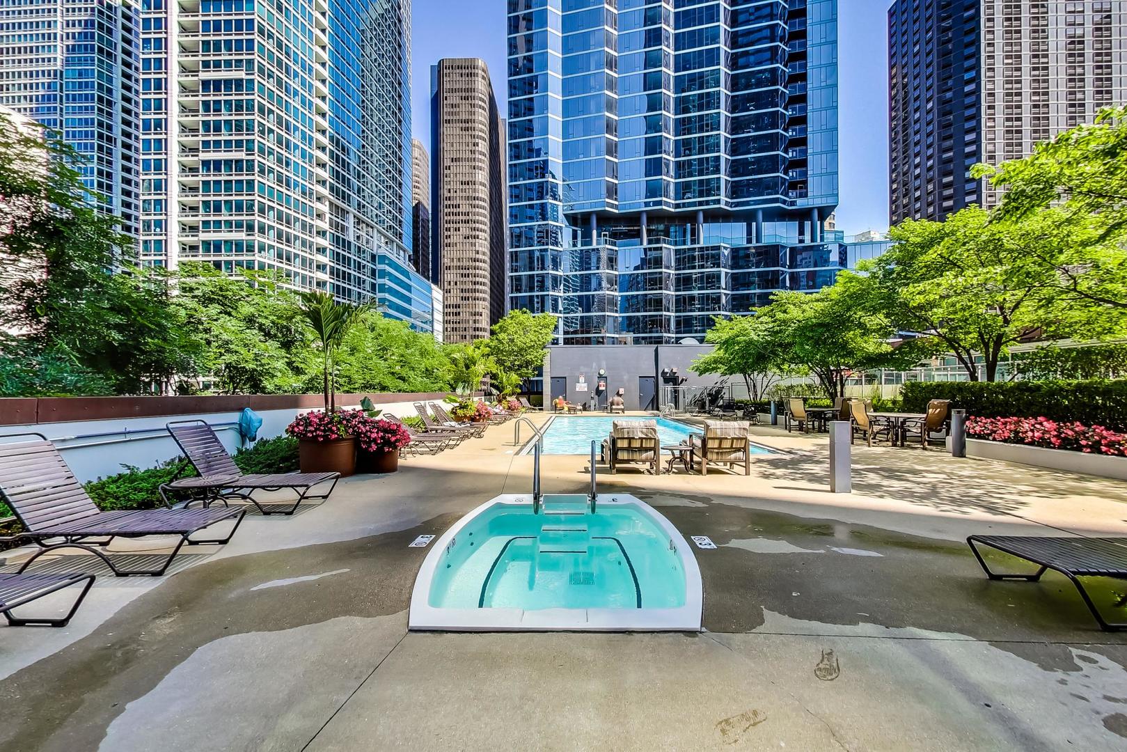 505 N Mcclurg Court Unit: 4505