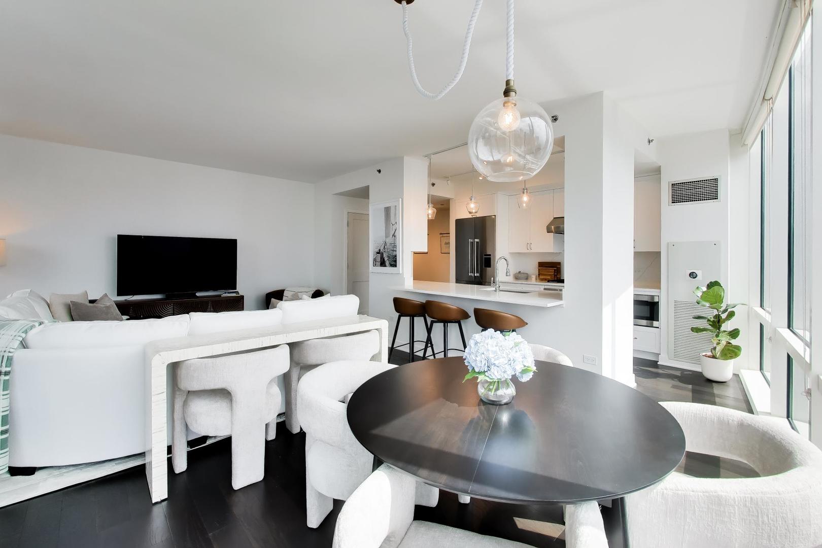 505 N Mcclurg Court Unit: 4505