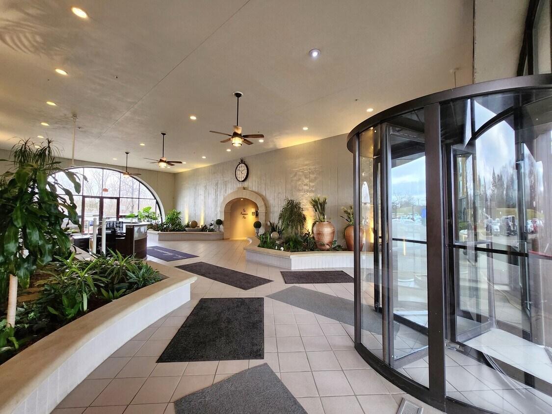 1 Renaissance Place Unit: 910