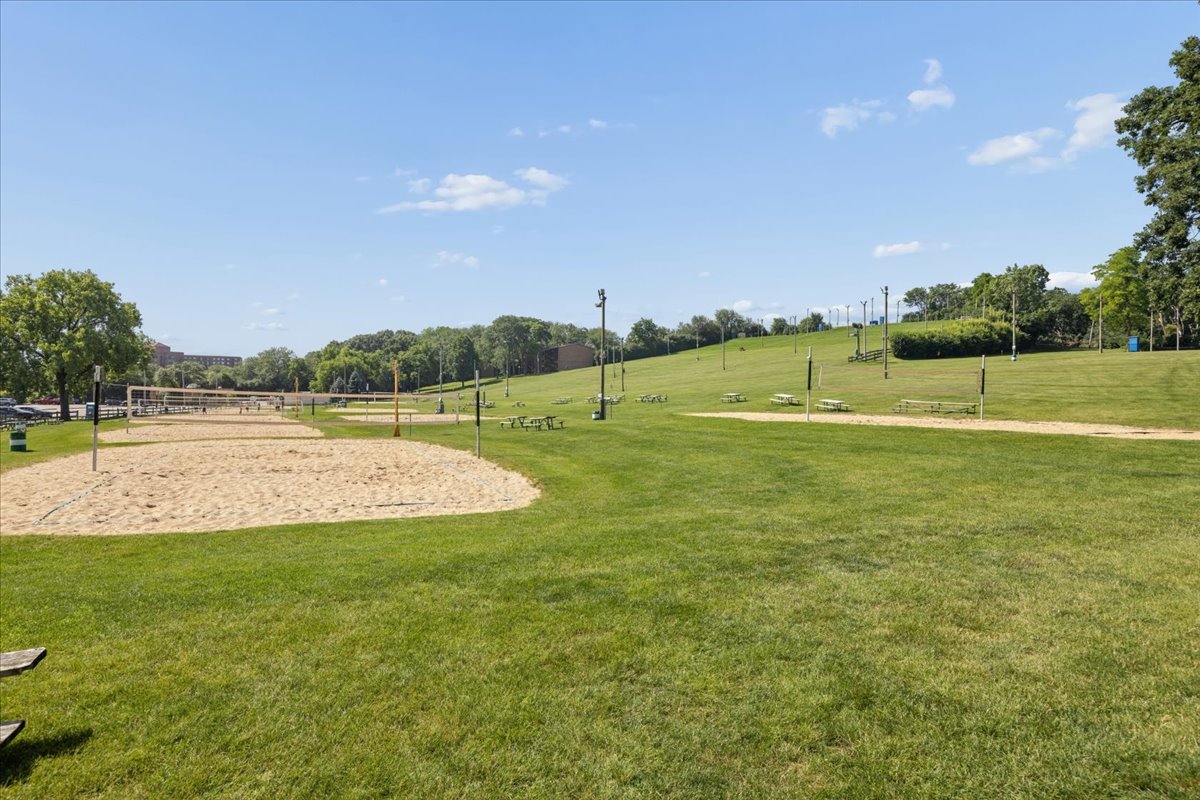 1607 Maple Terrace Unit: 2C