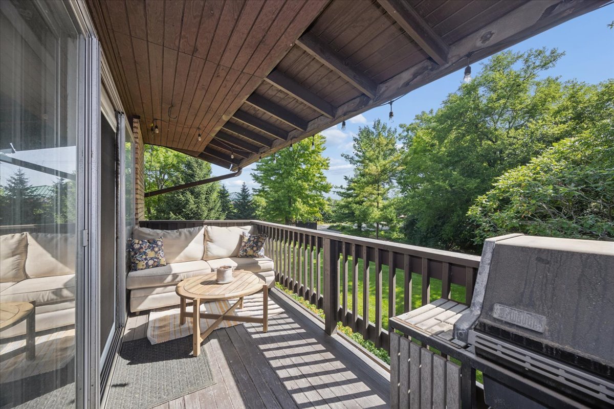 1607 Maple Terrace Unit: 2C