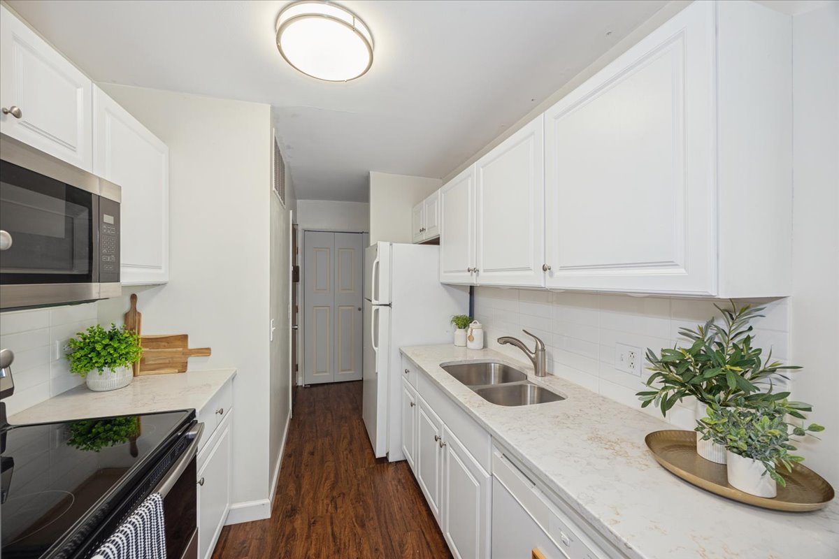 1607 Maple Terrace Unit: 2C