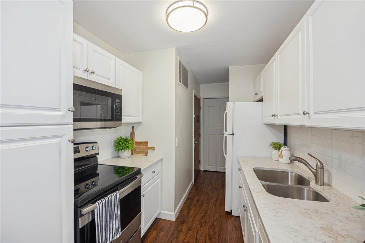 1607 Maple Terrace Unit: 2C
