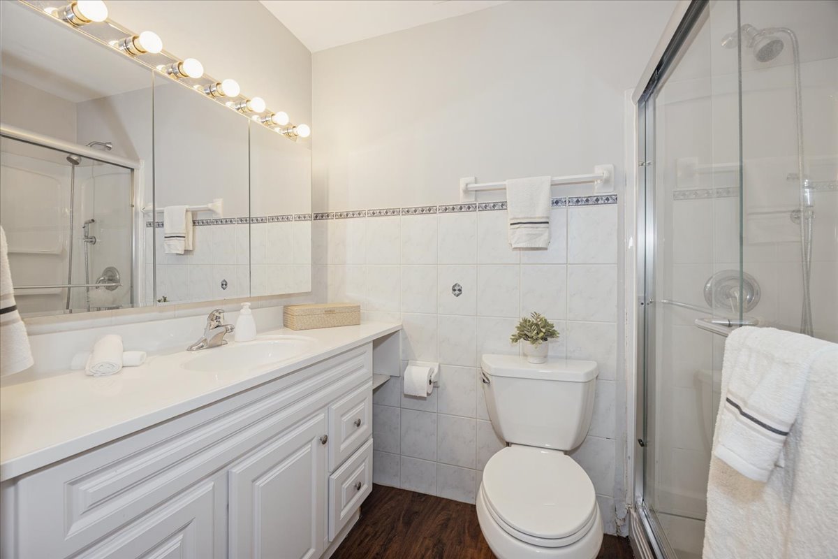 1607 Maple Terrace Unit: 2C