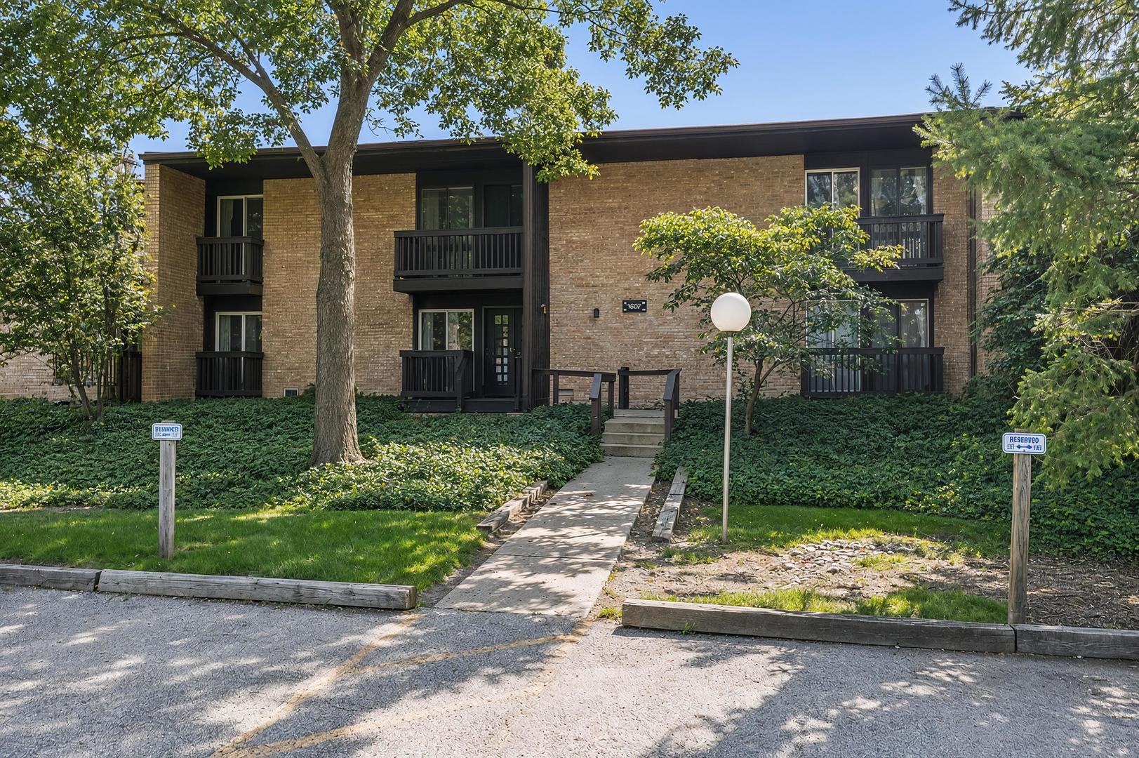 1607 Maple Terrace Unit: 2C