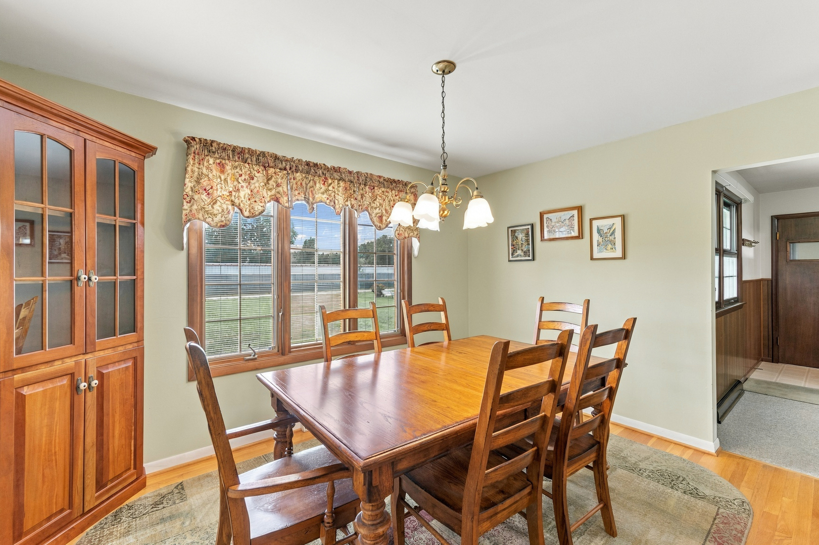 327 W Porter Street